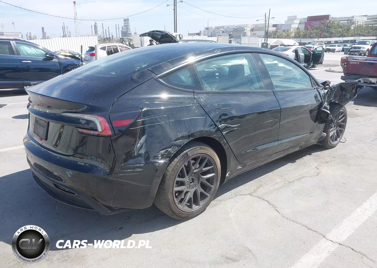 2025 Tesla Model 3 Long Range Rear-Wheel Drive-Standard Rear-Wheel Drive VIN:5YJ3E1EA2SF913269 - 4