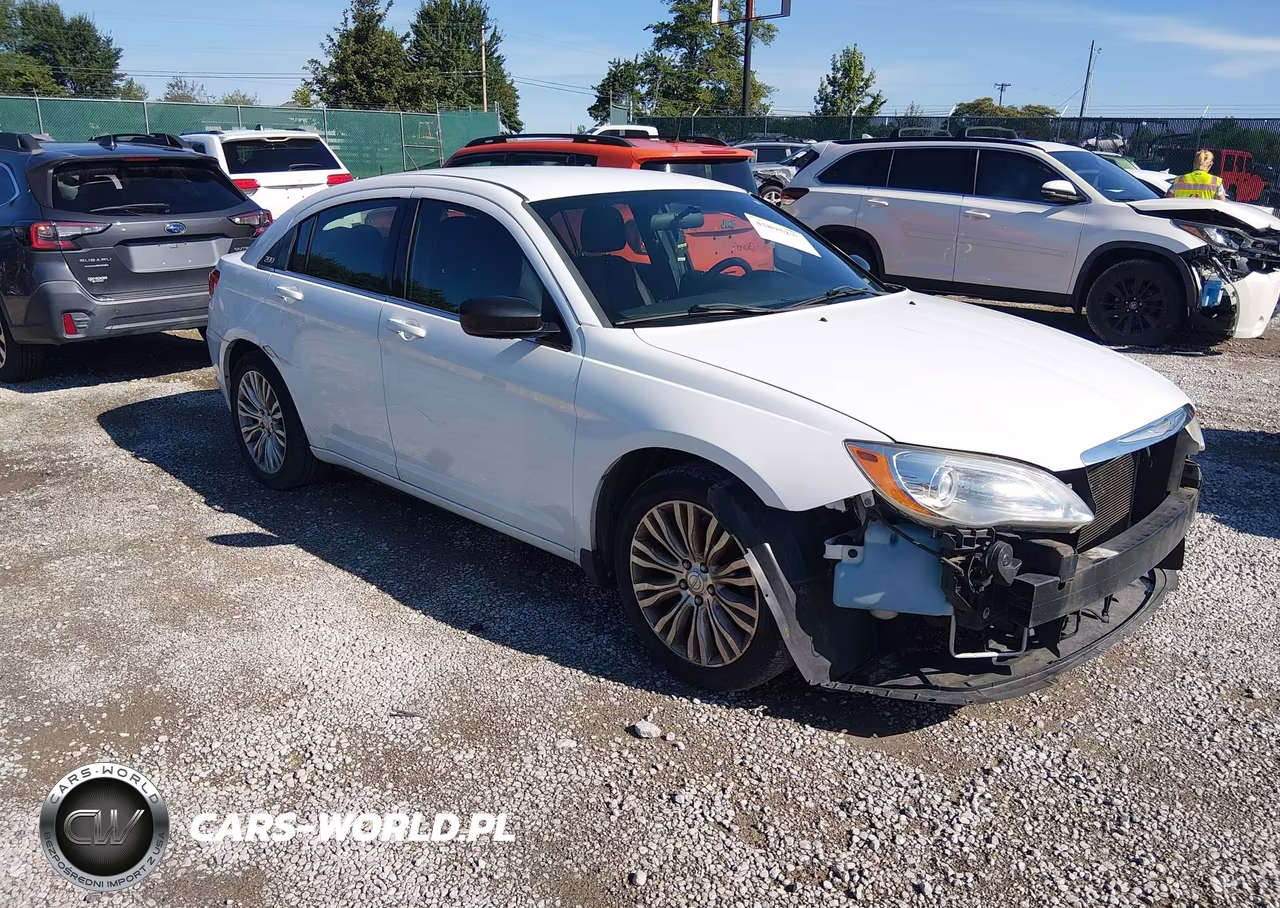 2013 Chrysler 200 Lx – zdjęcie 1 z 17