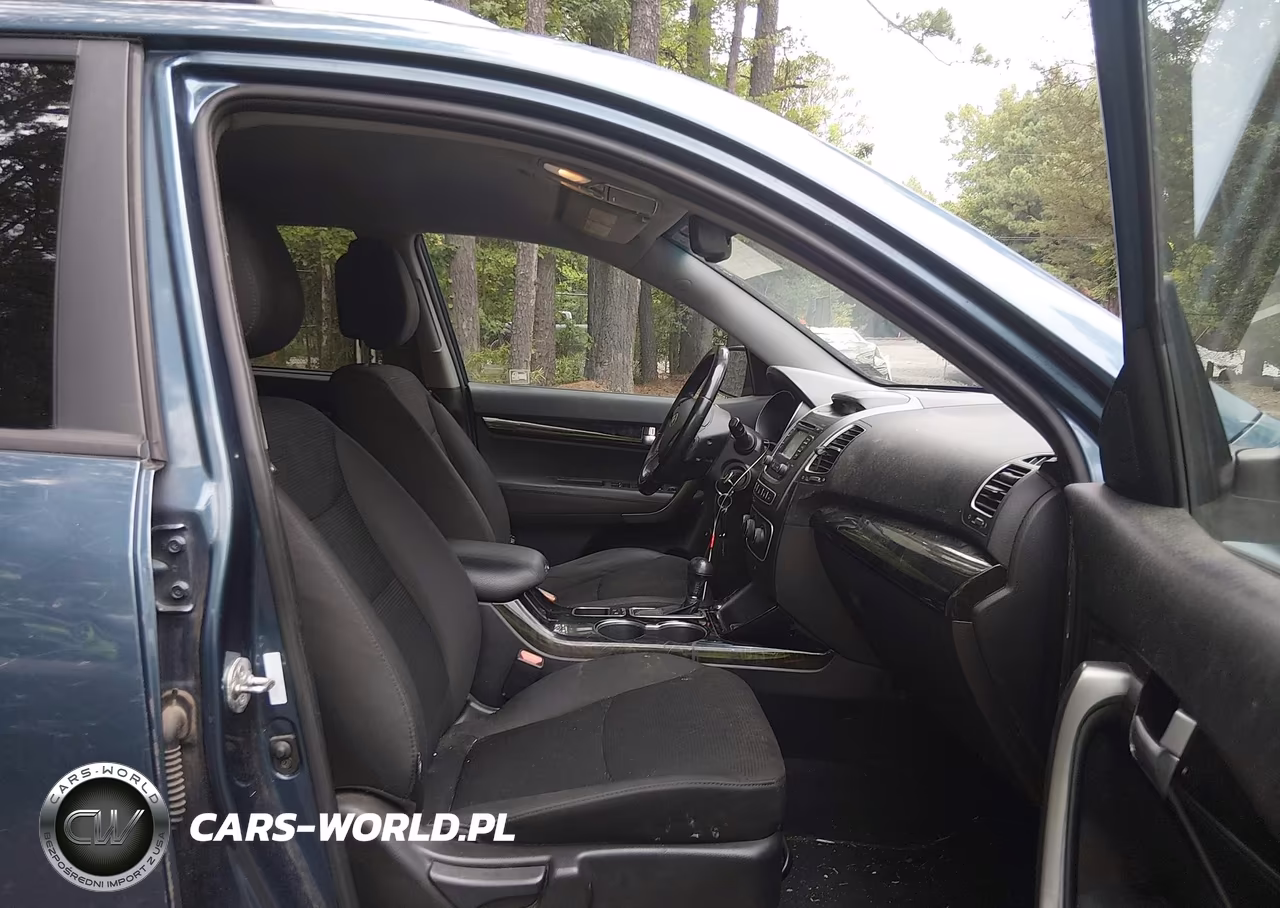 2014 Kia Sorento Lx VIN:5XYKT3A63EG517668 - 5