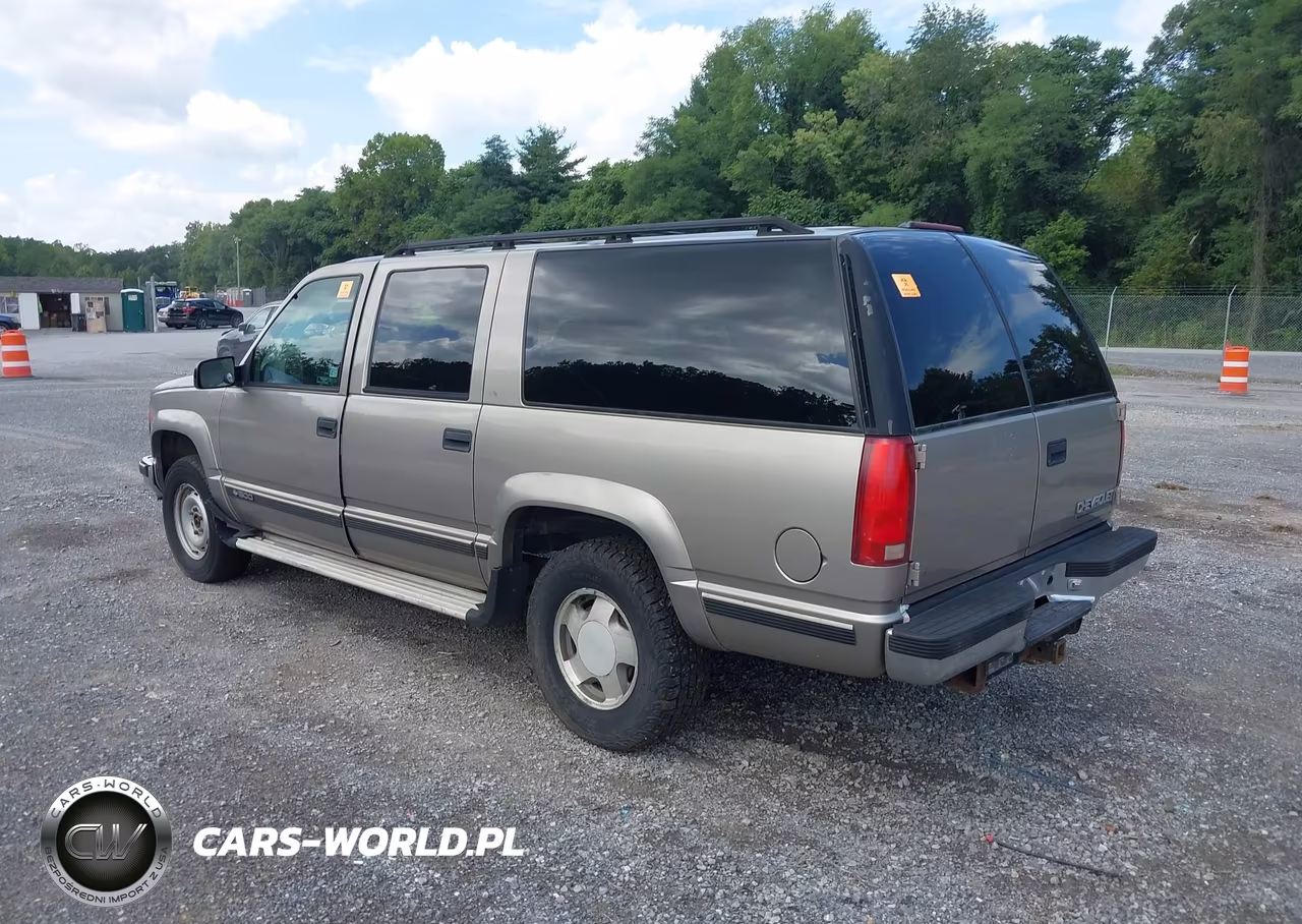 1998 Chevrolet Suburban 1500 VIN:1GNFK16R3WJ325834 - 3