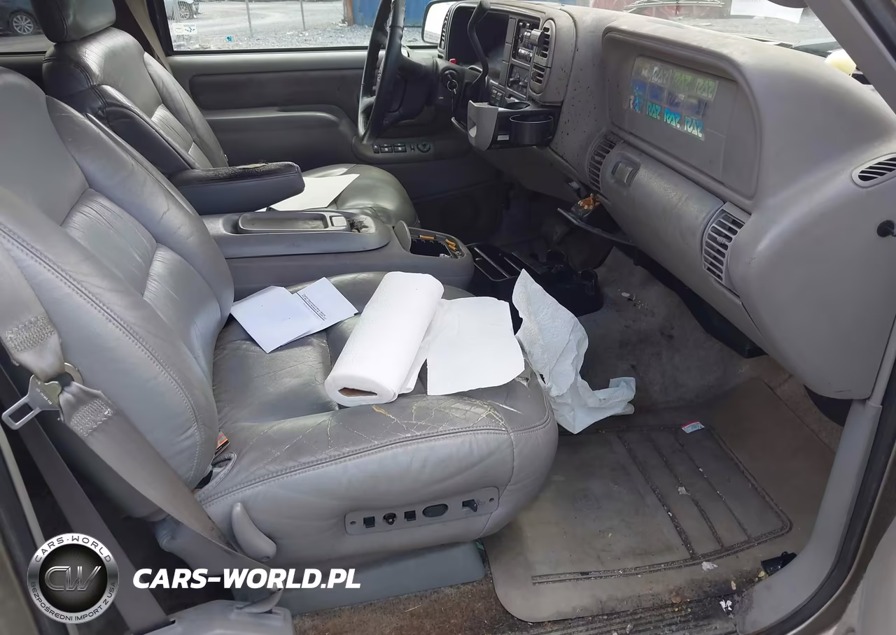 1998 Chevrolet Suburban 1500 VIN:1GNFK16R3WJ325834 - 5