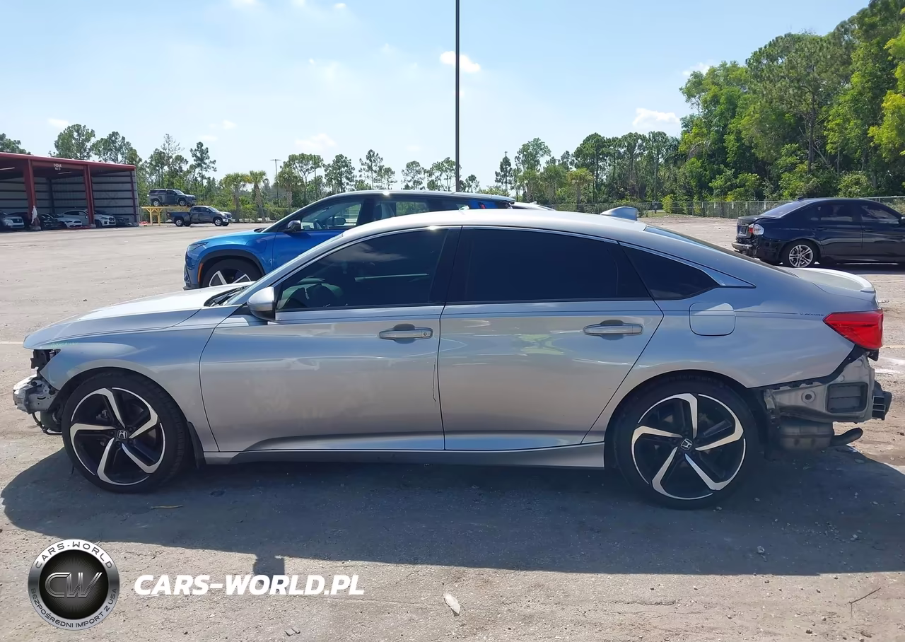 2018 Honda Accord Sport VIN:1HGCV1F33JA192212 - 15