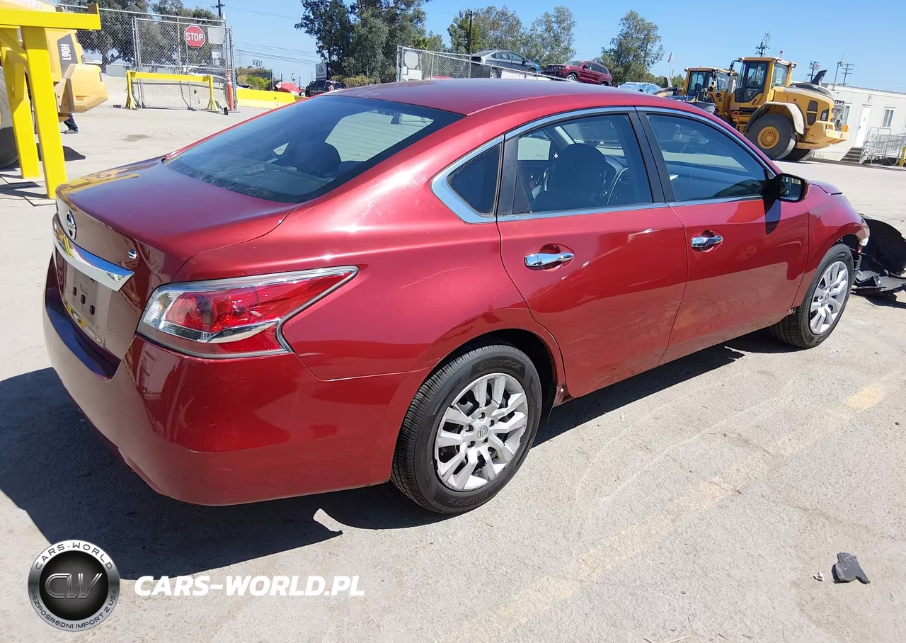 2015 Nissan Altima 2.5 S VIN:1N4AL3AP1FC569364 - 4