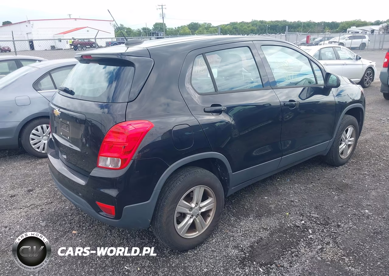 2019 Chevrolet Trax Ls VIN:3GNCJNSB3KL323851 - 4