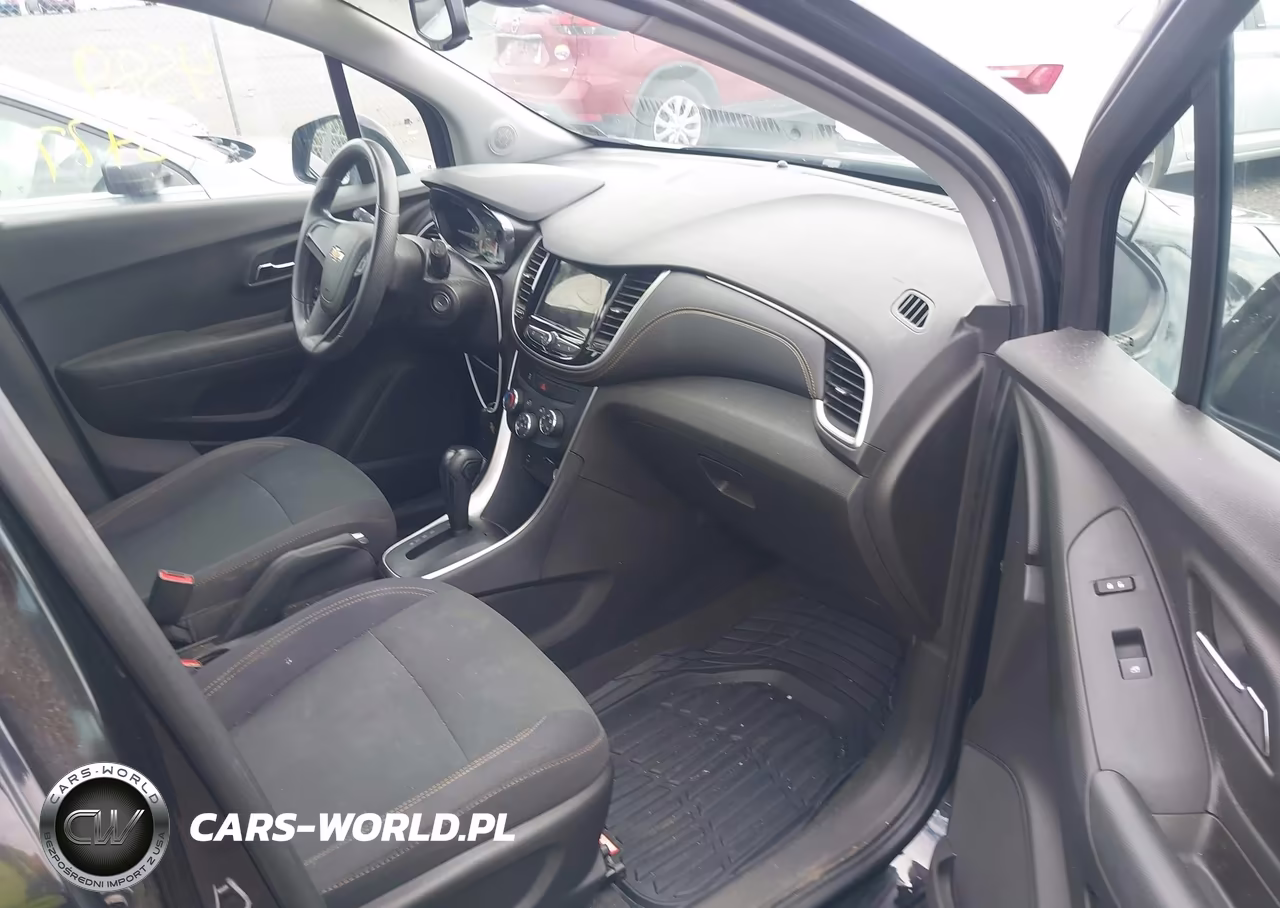 2019 Chevrolet Trax Ls VIN:3GNCJNSB3KL323851 - 5