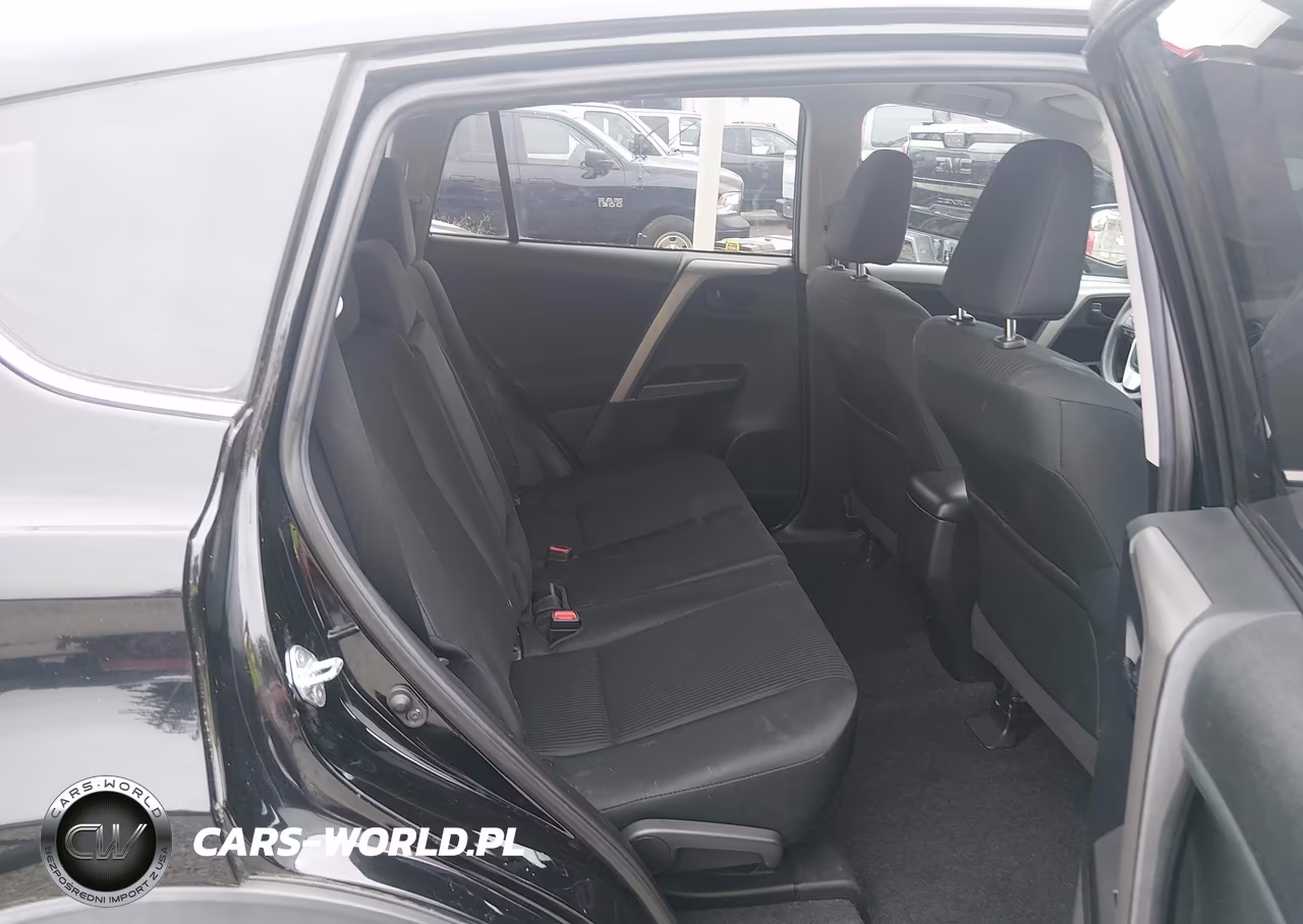 2018 Toyota Rav4 Le VIN:2T3ZFREV2JW480909 - 19