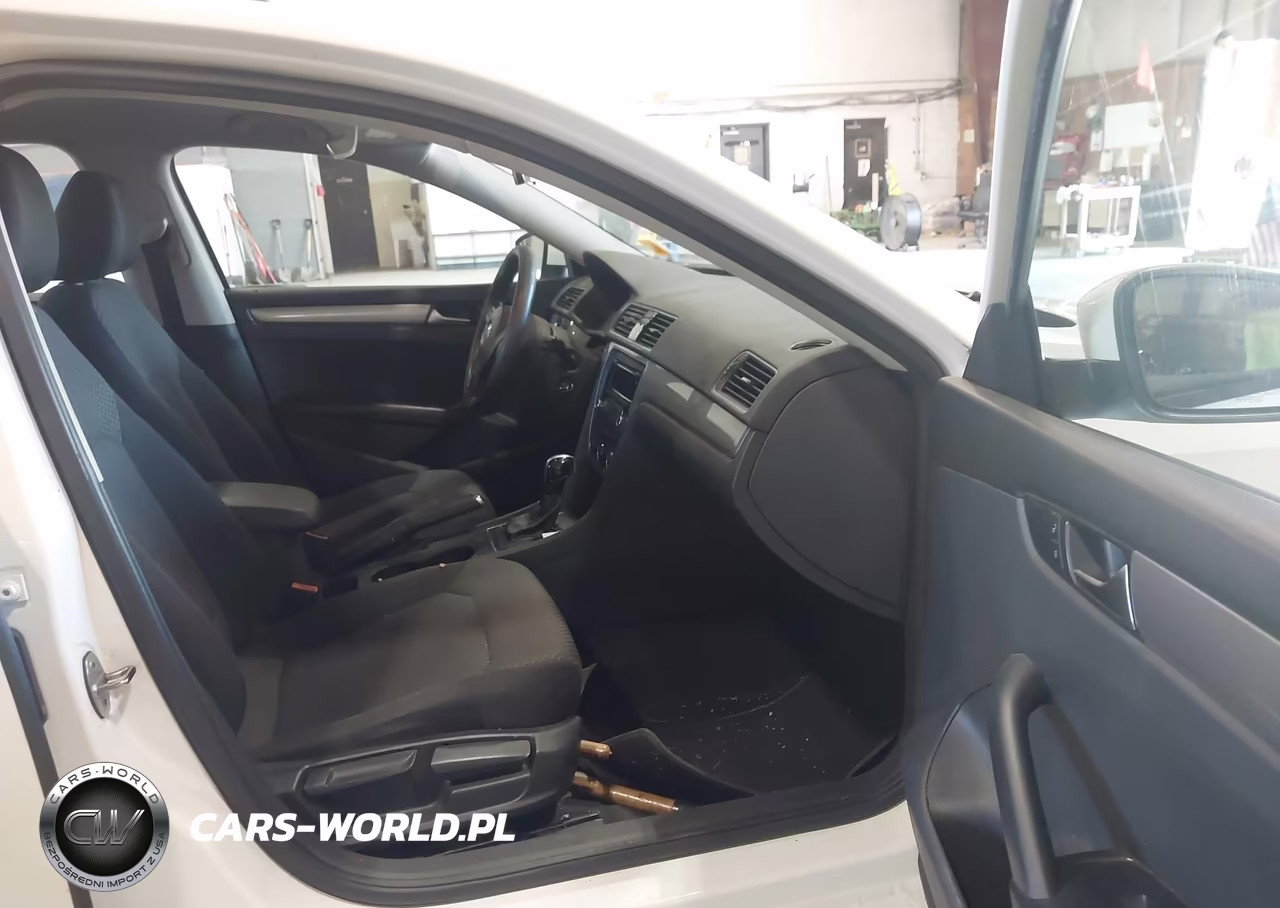 2015 Volkswagen Passat 1.8T S VIN:1VWAT7A36FC038883 - 5