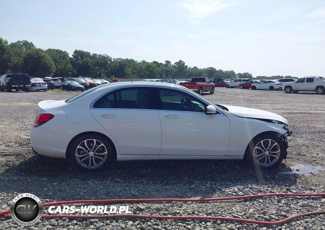 2016 Mercedes-Benz C 300 4Matic VIN:55SWF4KBXGU125774 - 13
