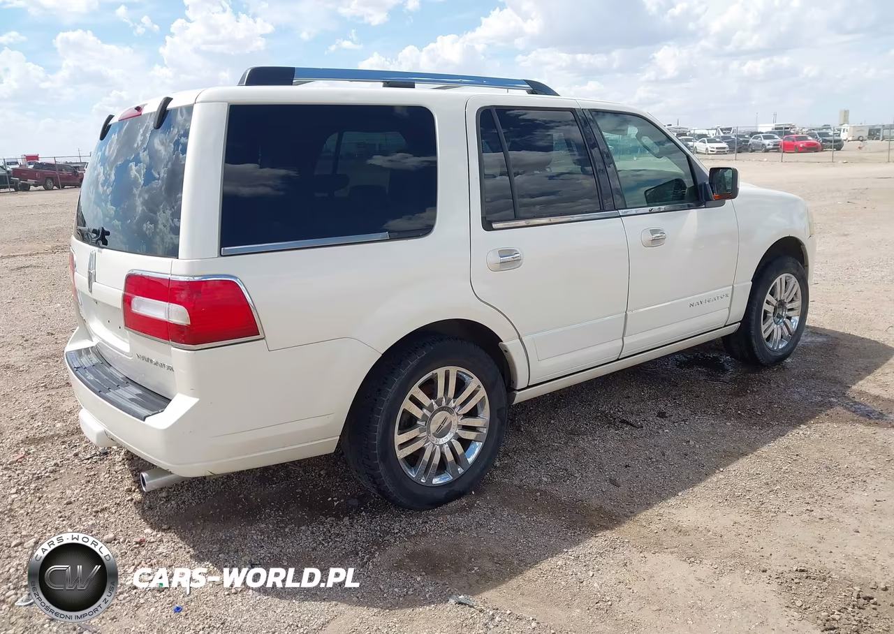 2007 Lincoln Navigator Ultimate VIN:5LMFU27577LJ14137 - 4