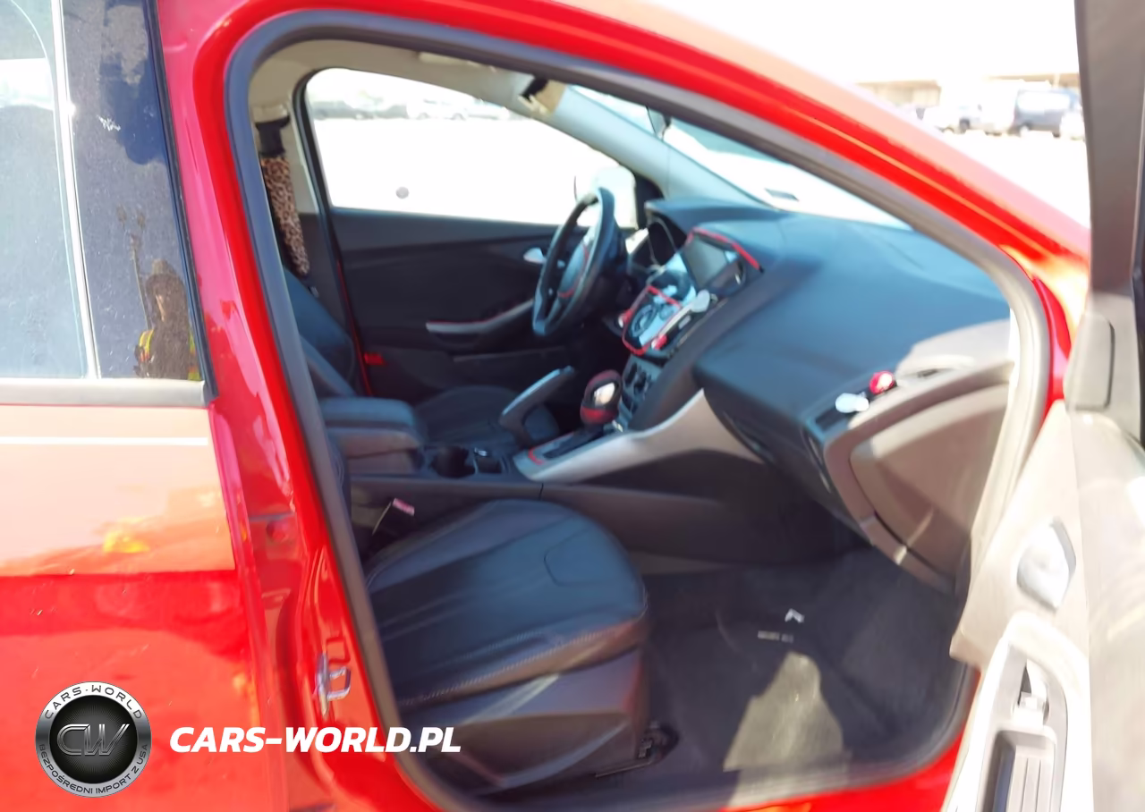 2013 Ford Focus Se VIN:1FADP3K20DL249809 - 5