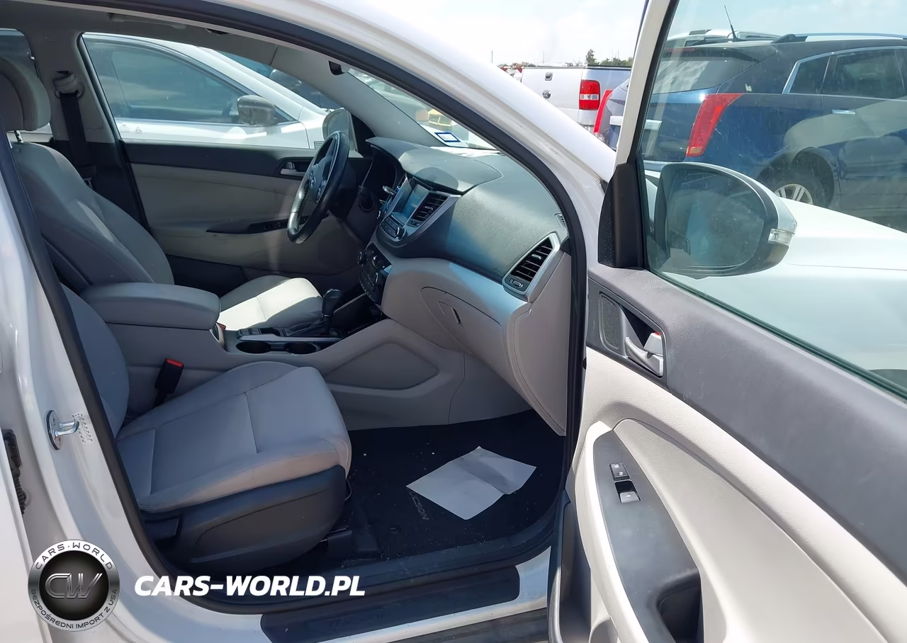 2018 Hyundai Tucson Value VIN:KM8J33A23JU773676 - 5