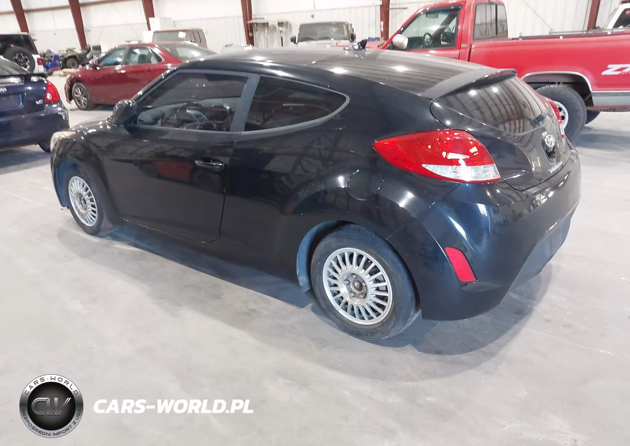 2017 Hyundai Veloster VIN:KMHTC6AD0HU322582 - 3