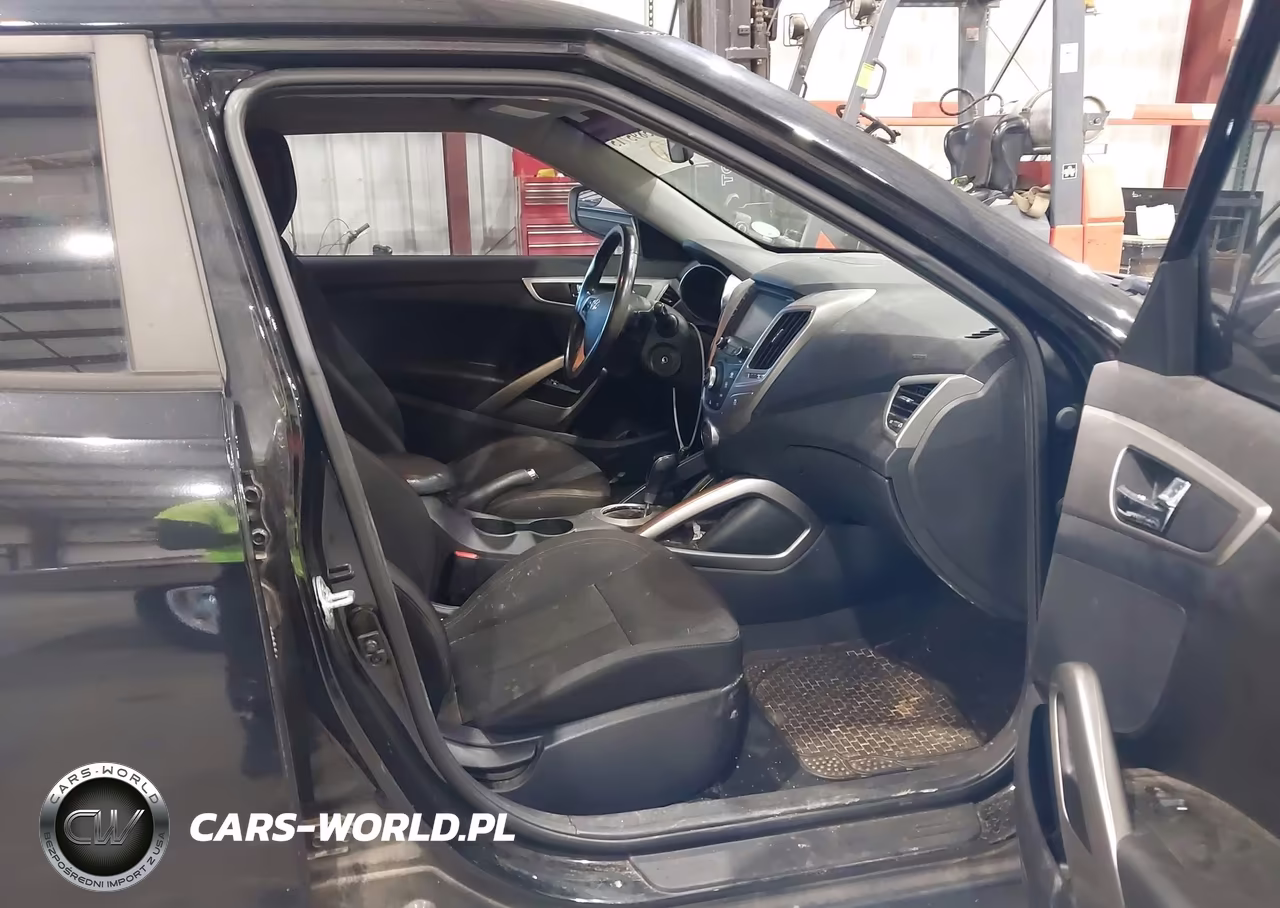 2017 Hyundai Veloster VIN:KMHTC6AD0HU322582 - 5