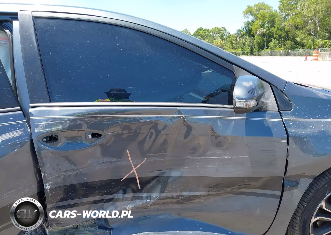 2015 Toyota Corolla S Plus VIN:2T1BURHEXFC248482 - 5