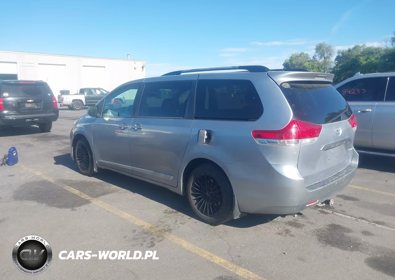 2013 Toyota Sienna Xle 7 Passenger VIN:5TDDK3DC8DS069832 - 3