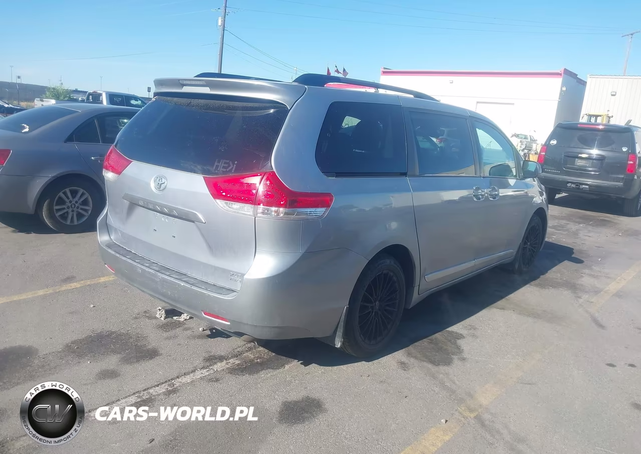 2013 Toyota Sienna Xle 7 Passenger VIN:5TDDK3DC8DS069832 - 4