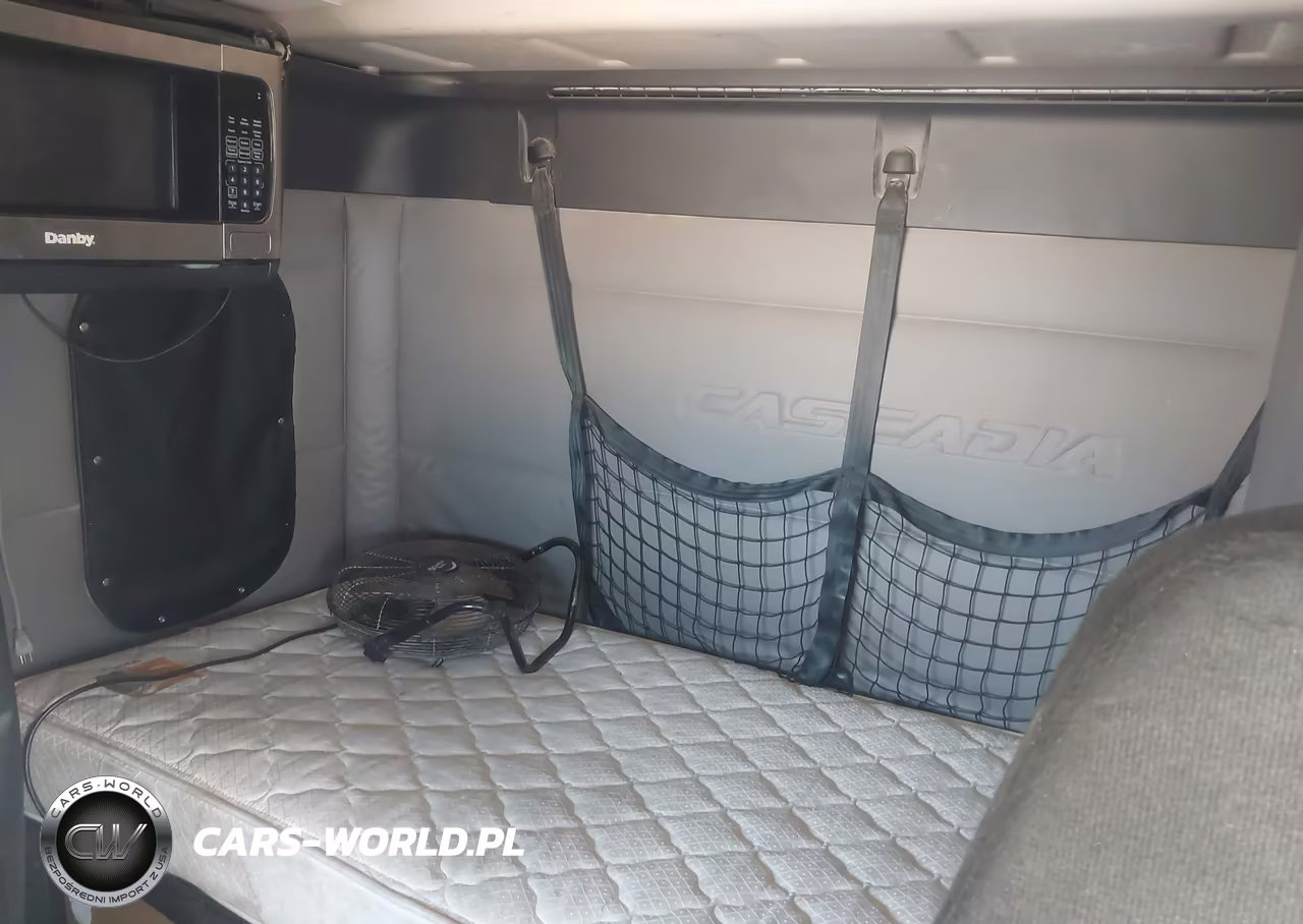 2019 Freightliner New Cascadia 126 VIN:1FUJHHDR2KLKJ2641 - 6