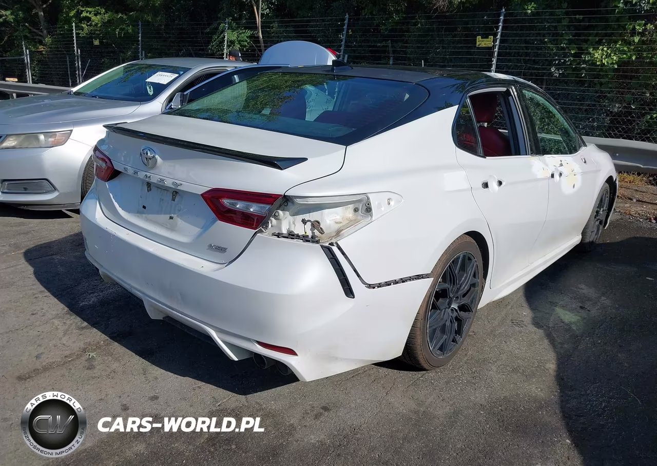 2019 Toyota Camry Xse VIN:4T1B61HK6KU201945 - 4