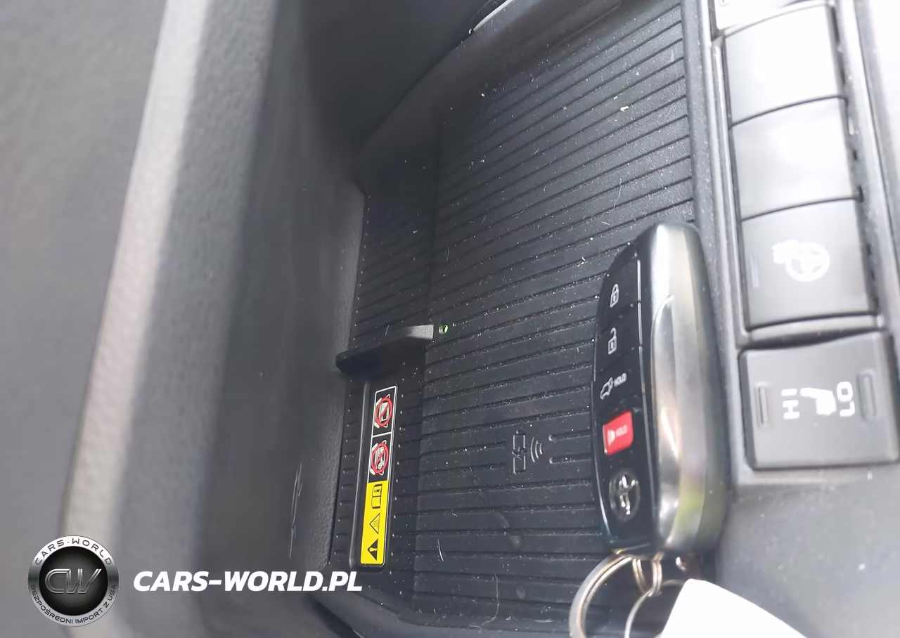2026 Toyota Corolla Cross Xle VIN:7MUDAABG8TV174050 - 11