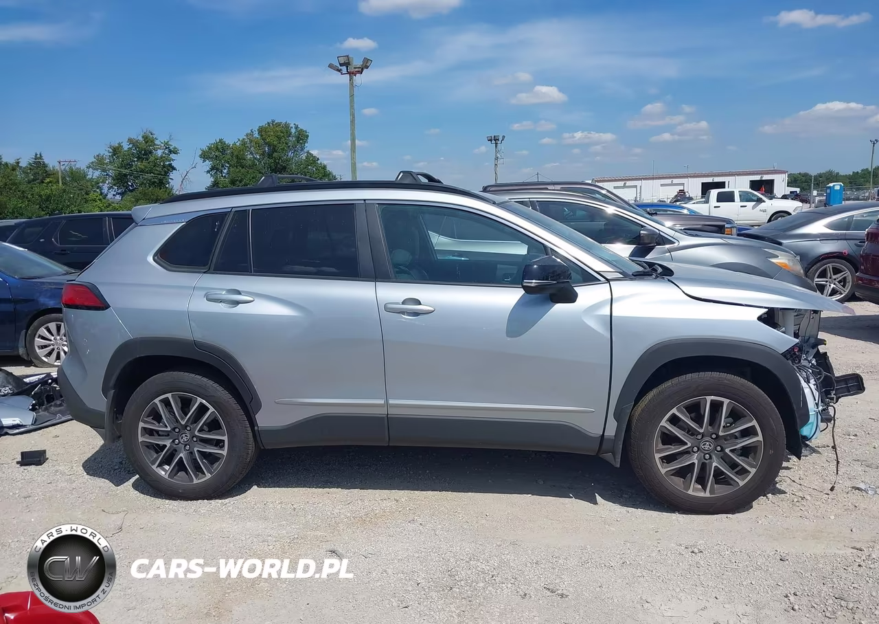 2026 Toyota Corolla Cross Xle VIN:7MUDAABG8TV174050 - 13