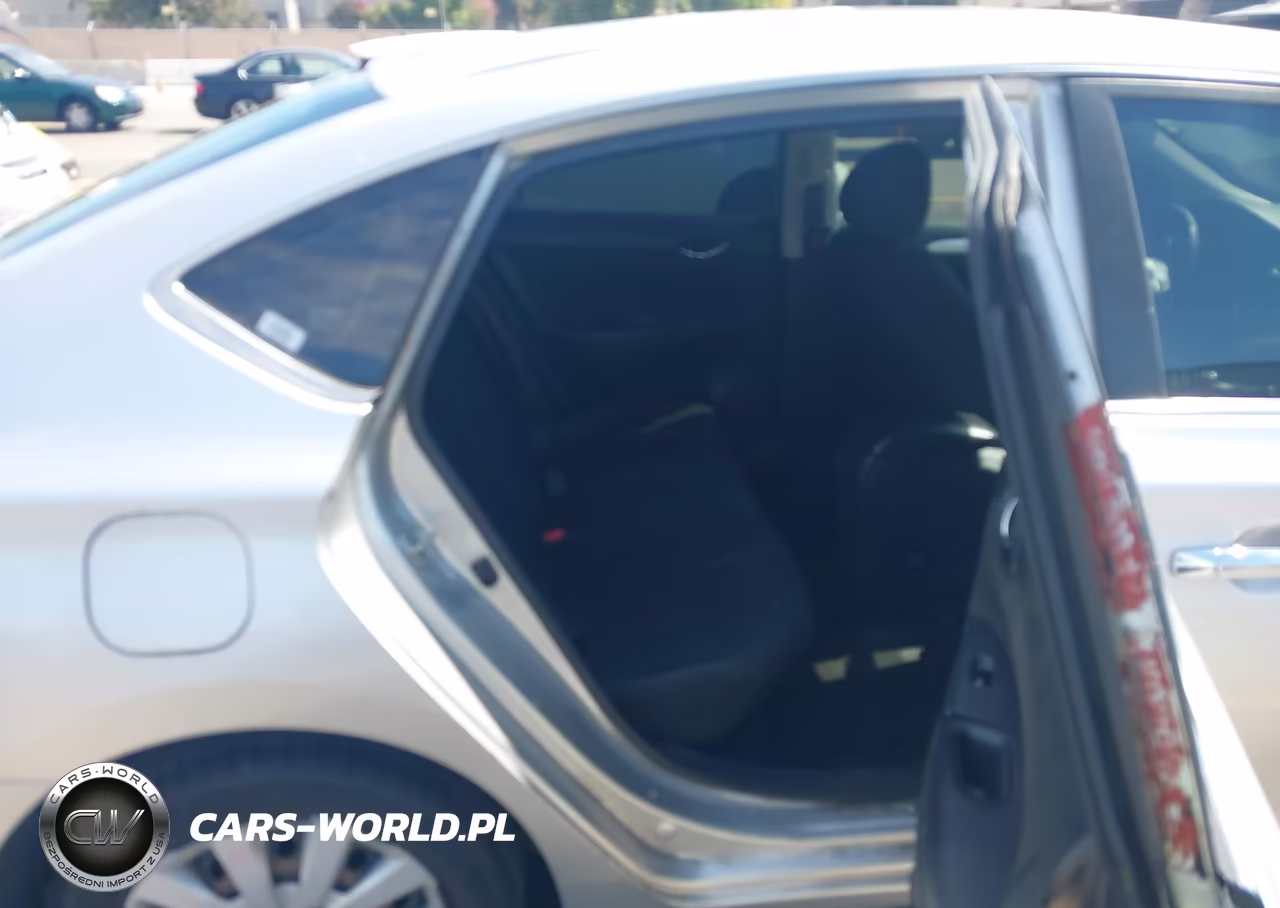 2018 Nissan Sentra S VIN:3N1AB7AP7JY244483 - 8