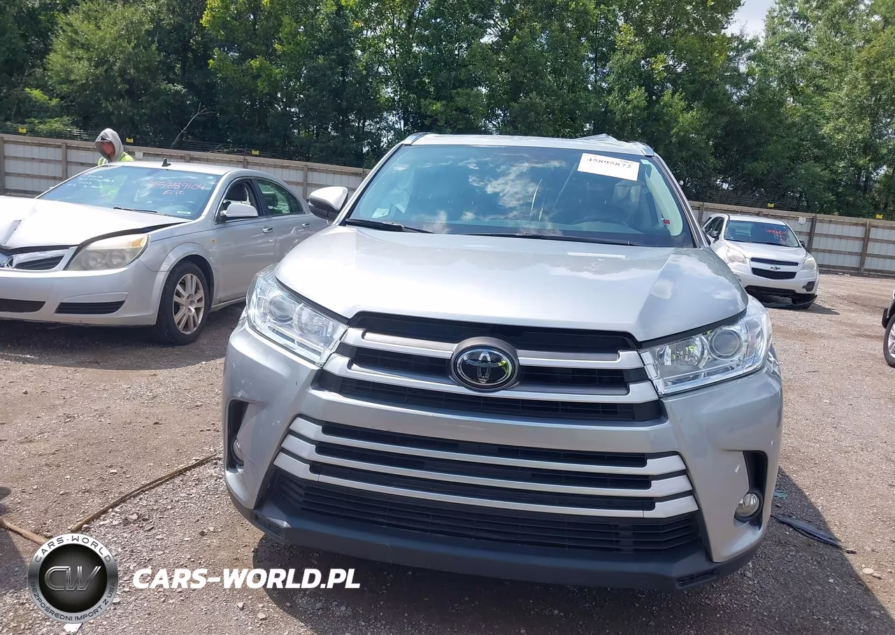 2018 Toyota Highlander Xle VIN:5TDJZRFH2JS523966 - 12