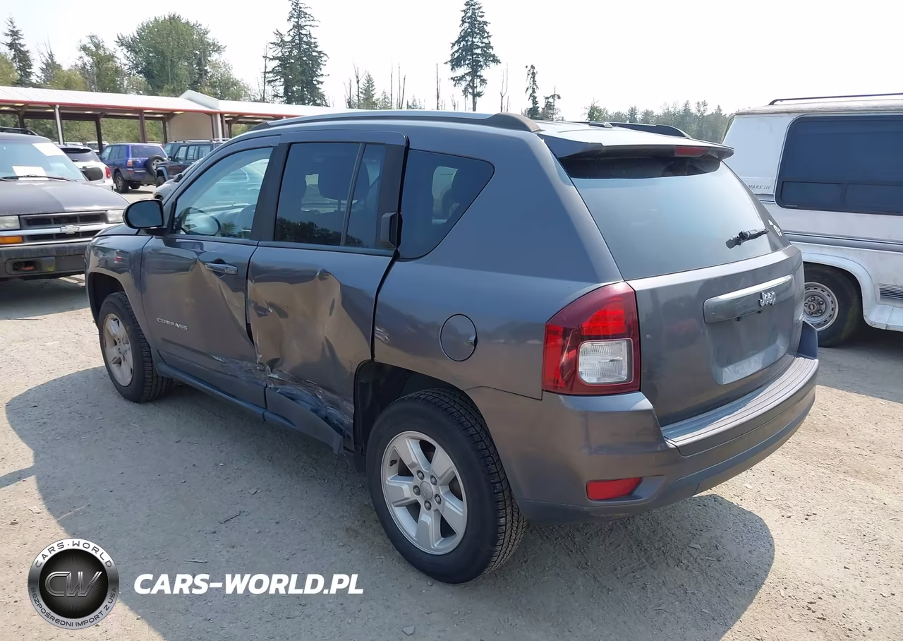 2016 Jeep Compass Latitude VIN:1C4NJCEA1GD743646 - 3