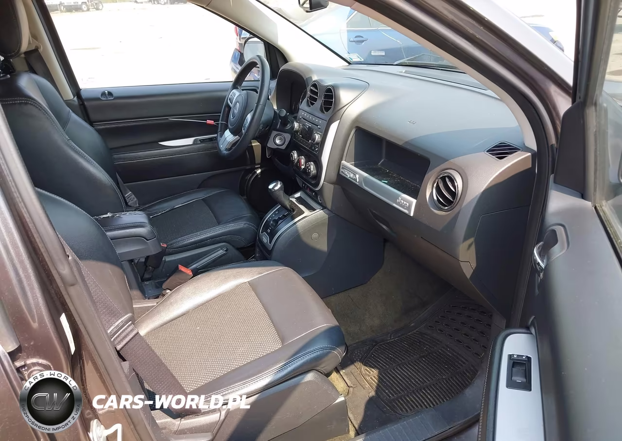 2016 Jeep Compass Latitude VIN:1C4NJCEA1GD743646 - 5