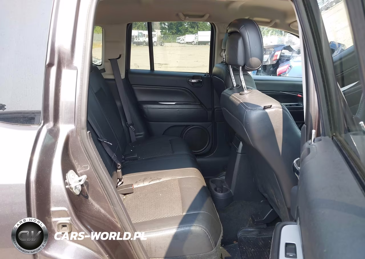 2016 Jeep Compass Latitude VIN:1C4NJCEA1GD743646 - 8