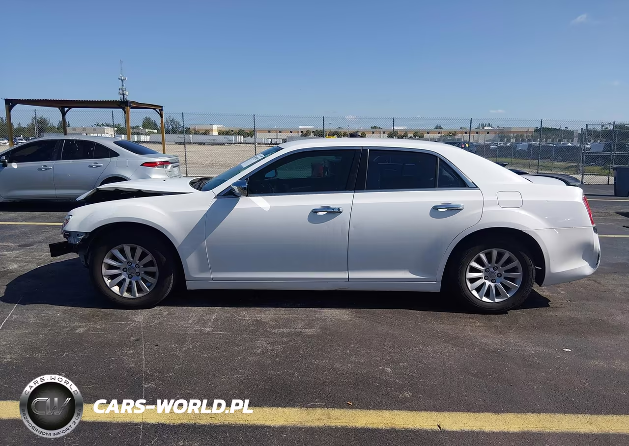 2013 Chrysler 300 Motown VIN:2C3CCAAG7DH659110 - 14