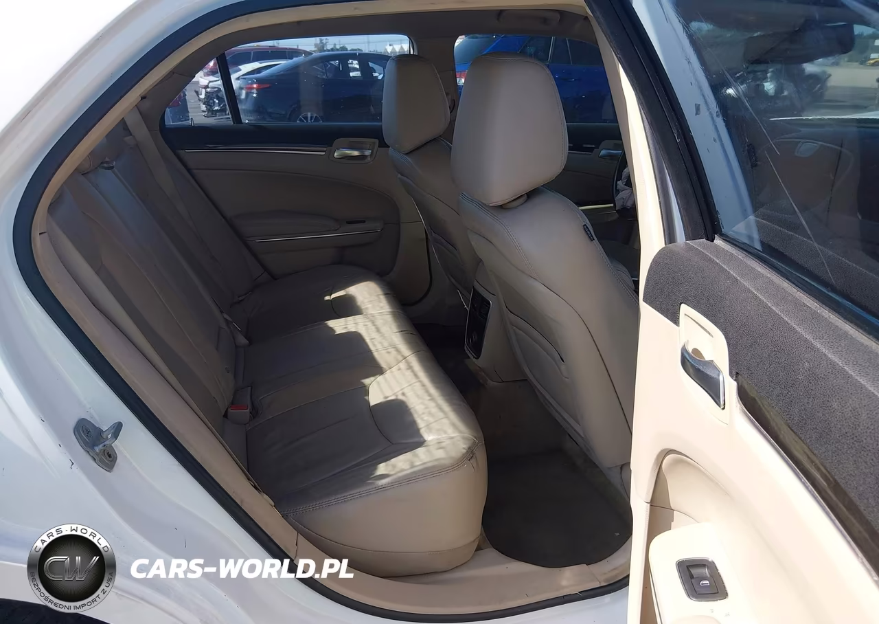 2013 Chrysler 300 Motown VIN:2C3CCAAG7DH659110 - 8