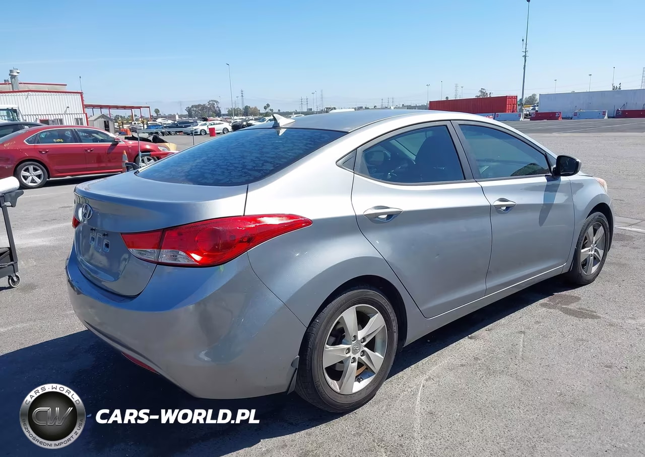 2013 Hyundai Elantra Gls VIN:KMHDH4AE5DU986289 - 4