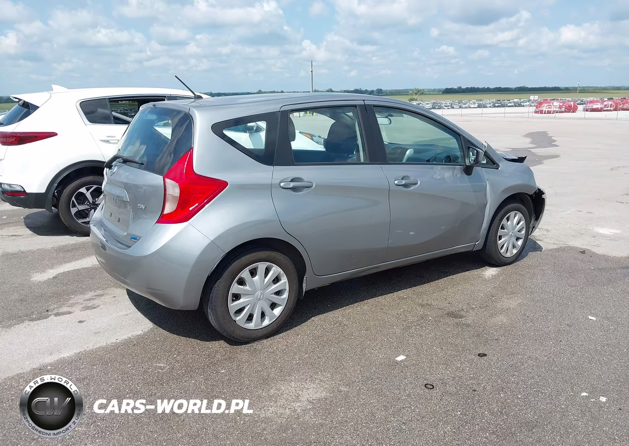 2015 Nissan Versa Note S (Sr)-S Plus-Sl-Sr-Sv VIN:3N1CE2CP3FL403925 - 4