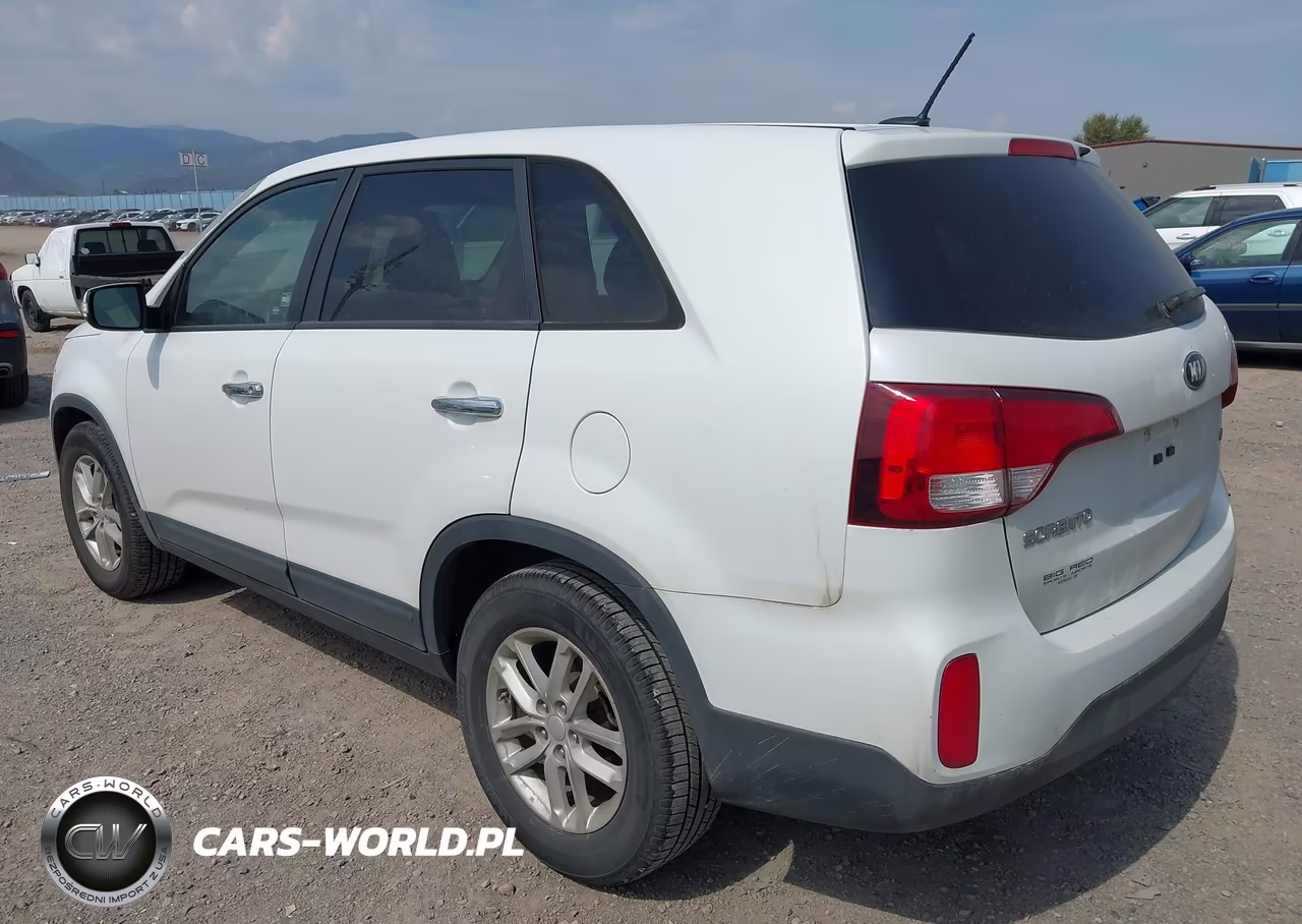 2015 Kia Sorento Lx VIN:5XYKT3A6XFG640546 - 3
