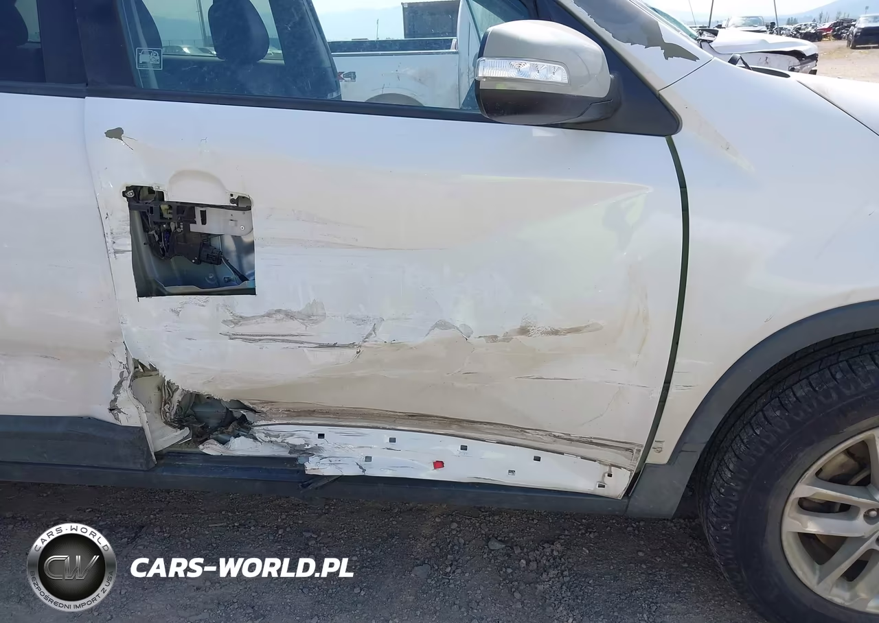 2015 Kia Sorento Lx VIN:5XYKT3A6XFG640546 - 6