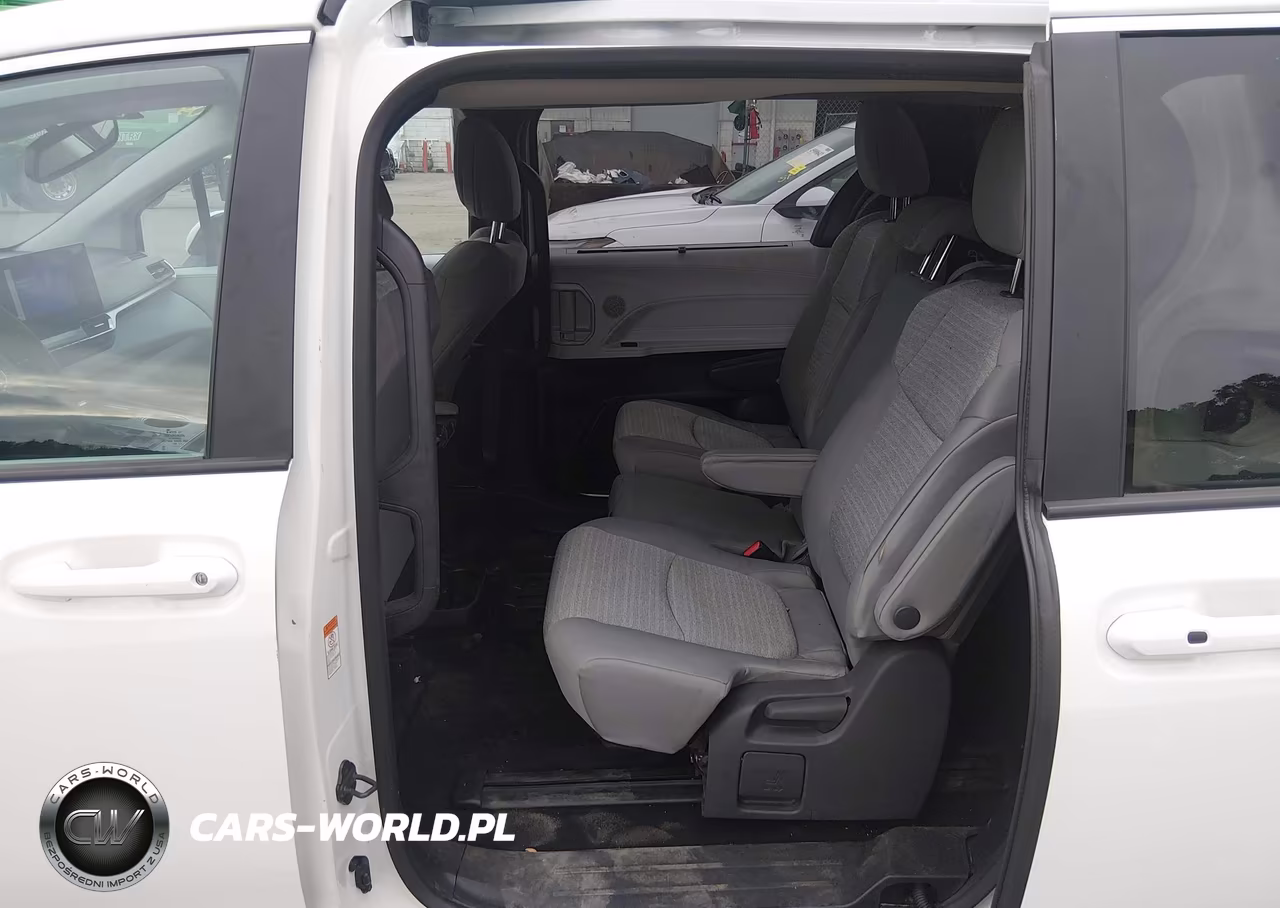 2025 Toyota Sienna Le VIN:5TDBSKFC1SS162297 - 8