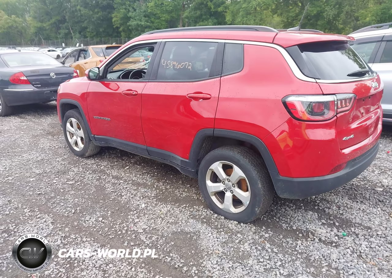 2018 Jeep Compass Latitude 4X4 VIN:3C4NJDBB6JT150143 - 3