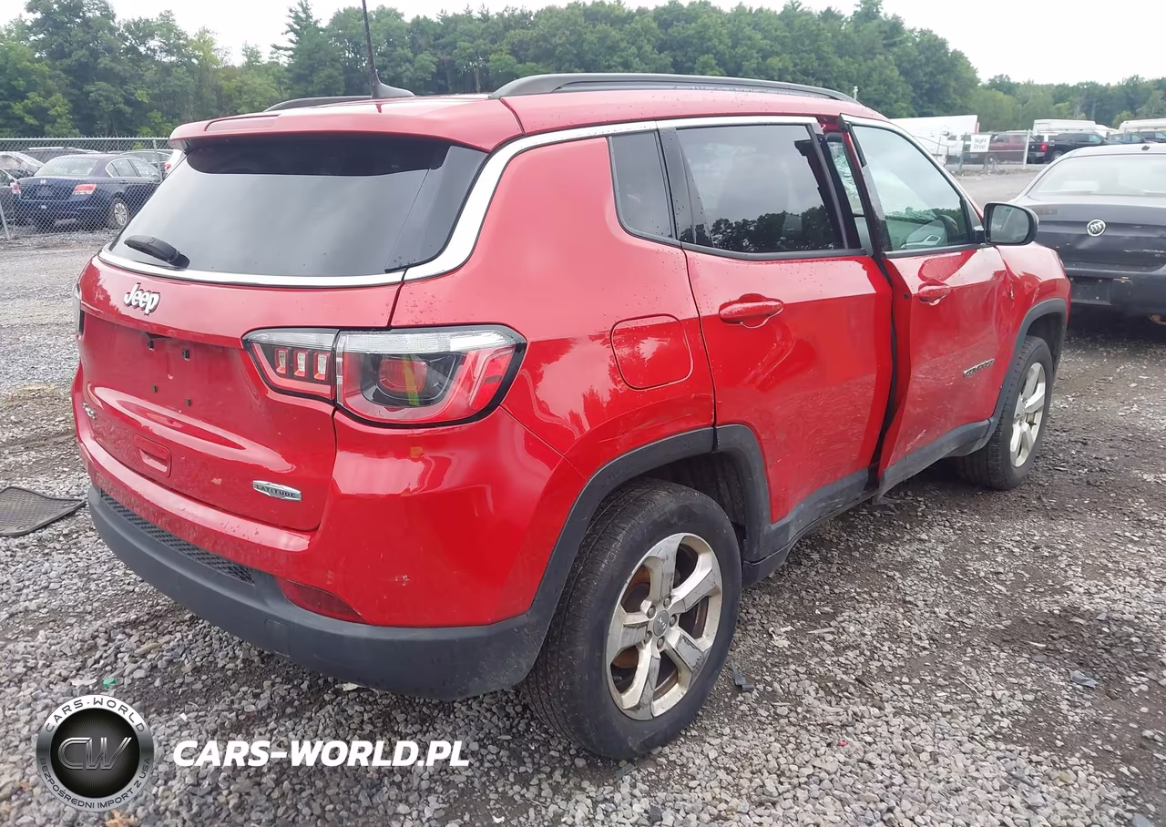 2018 Jeep Compass Latitude 4X4 VIN:3C4NJDBB6JT150143 - 4
