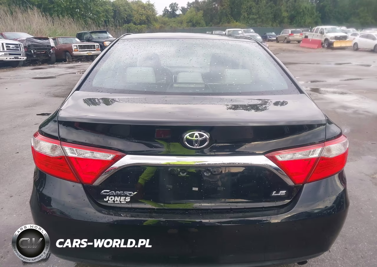 2016 Toyota Camry Le VIN:4T4BF1FK3GR581164 - 17