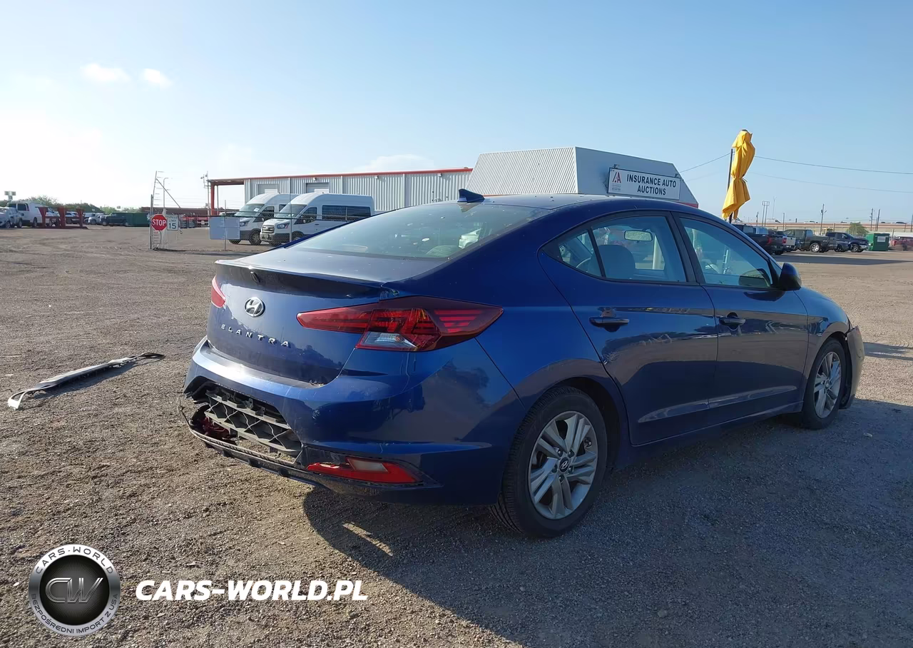 2019 Hyundai Elantra Sel VIN:5NPD84LF9KH420976 - 4