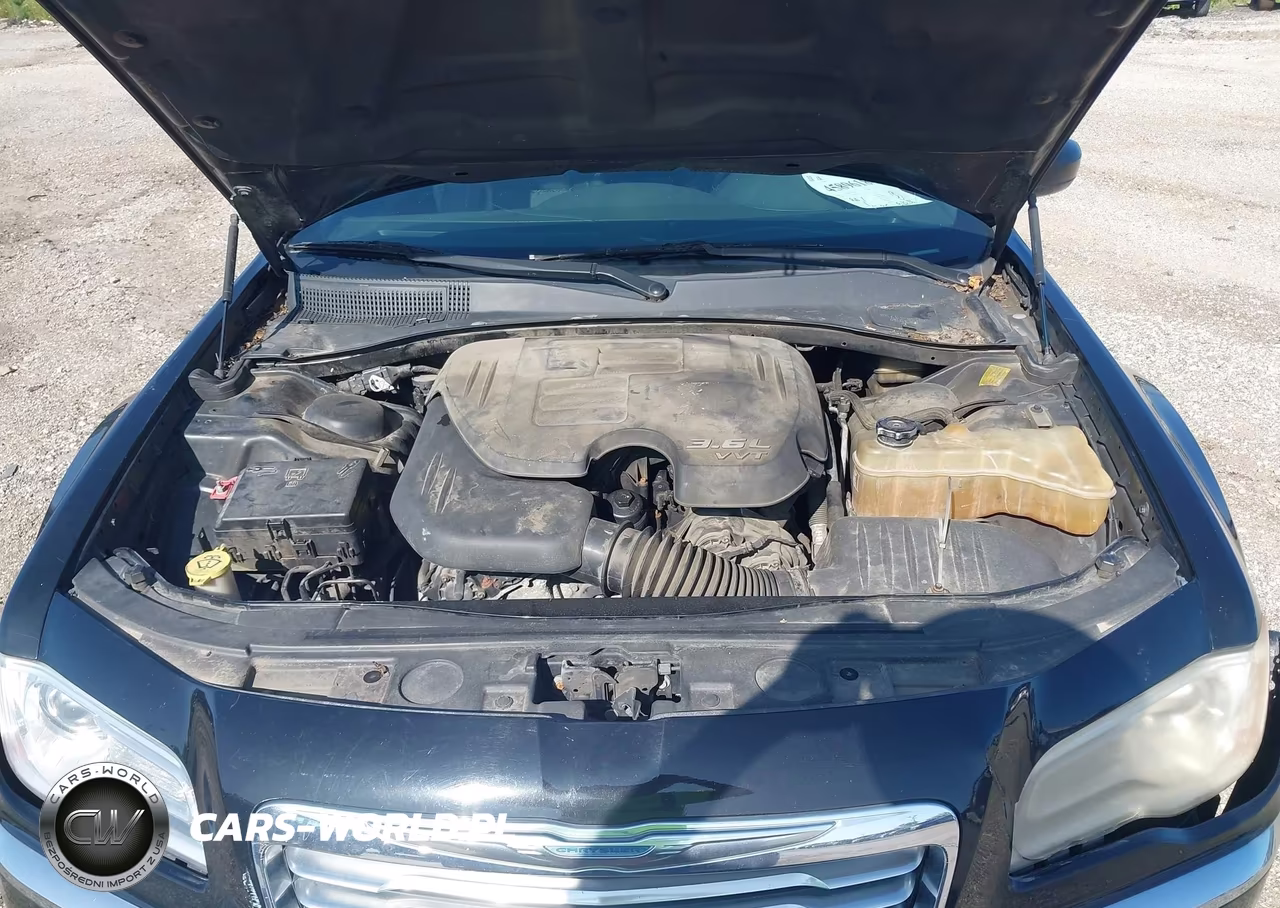 2012 Chrysler 300 VIN:2C3CCAAG0CH256469 - 10