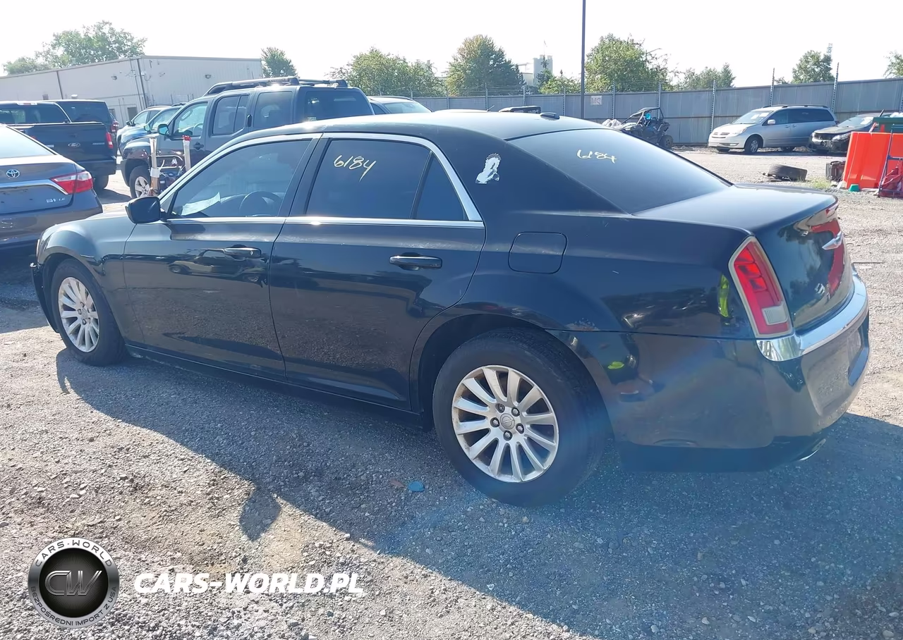 2012 Chrysler 300 VIN:2C3CCAAG0CH256469 - 3