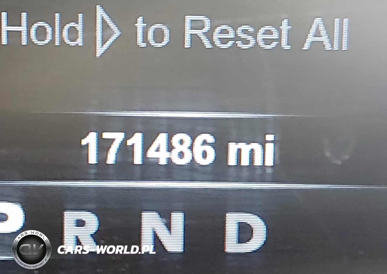 2018 Ram 1500 Laramie 4X4 5'7 Box VIN:1C6RR7NTXJS271802 - 16