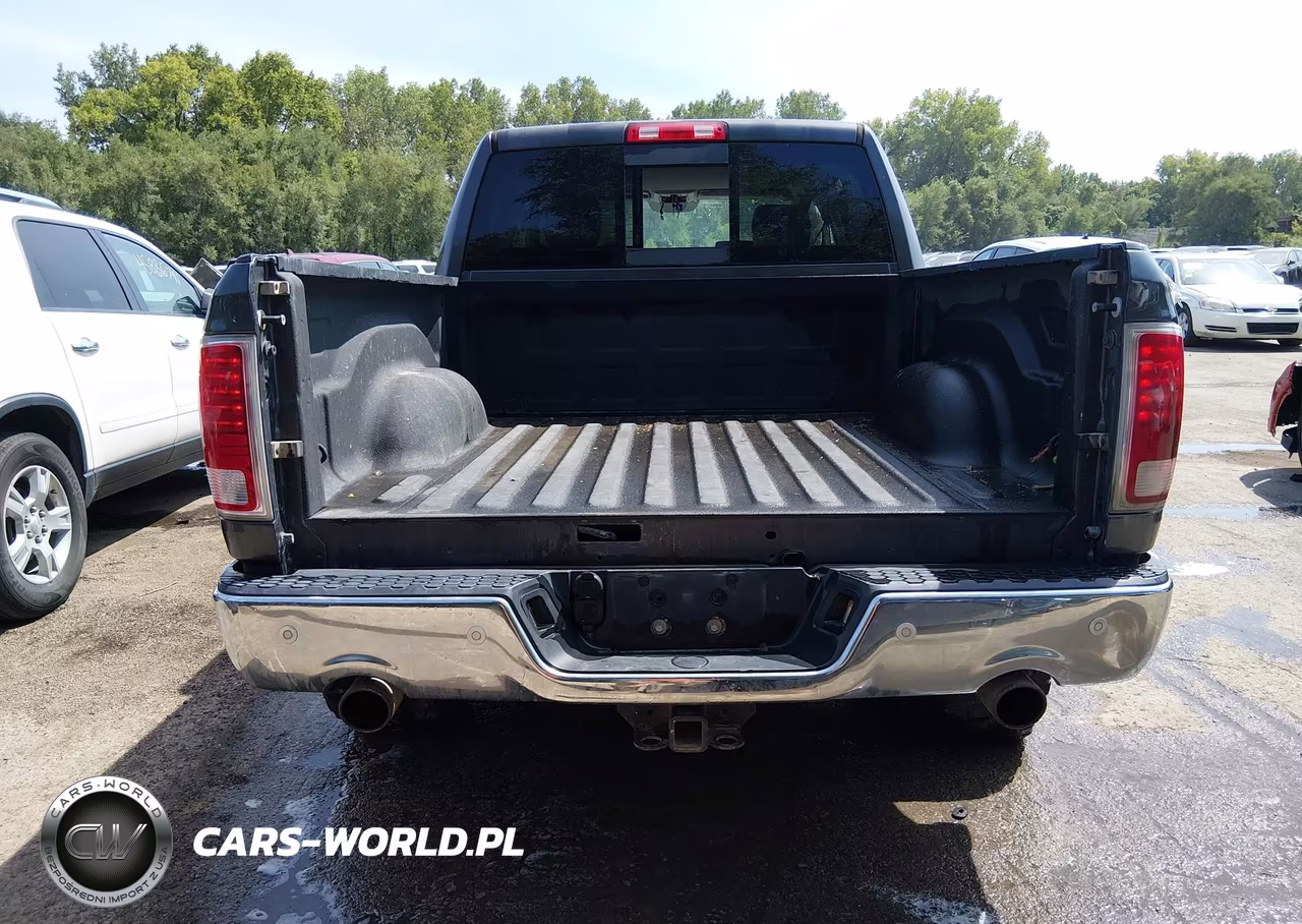 2018 Ram 1500 Laramie 4X4 5'7 Box VIN:1C6RR7NTXJS271802 - 17