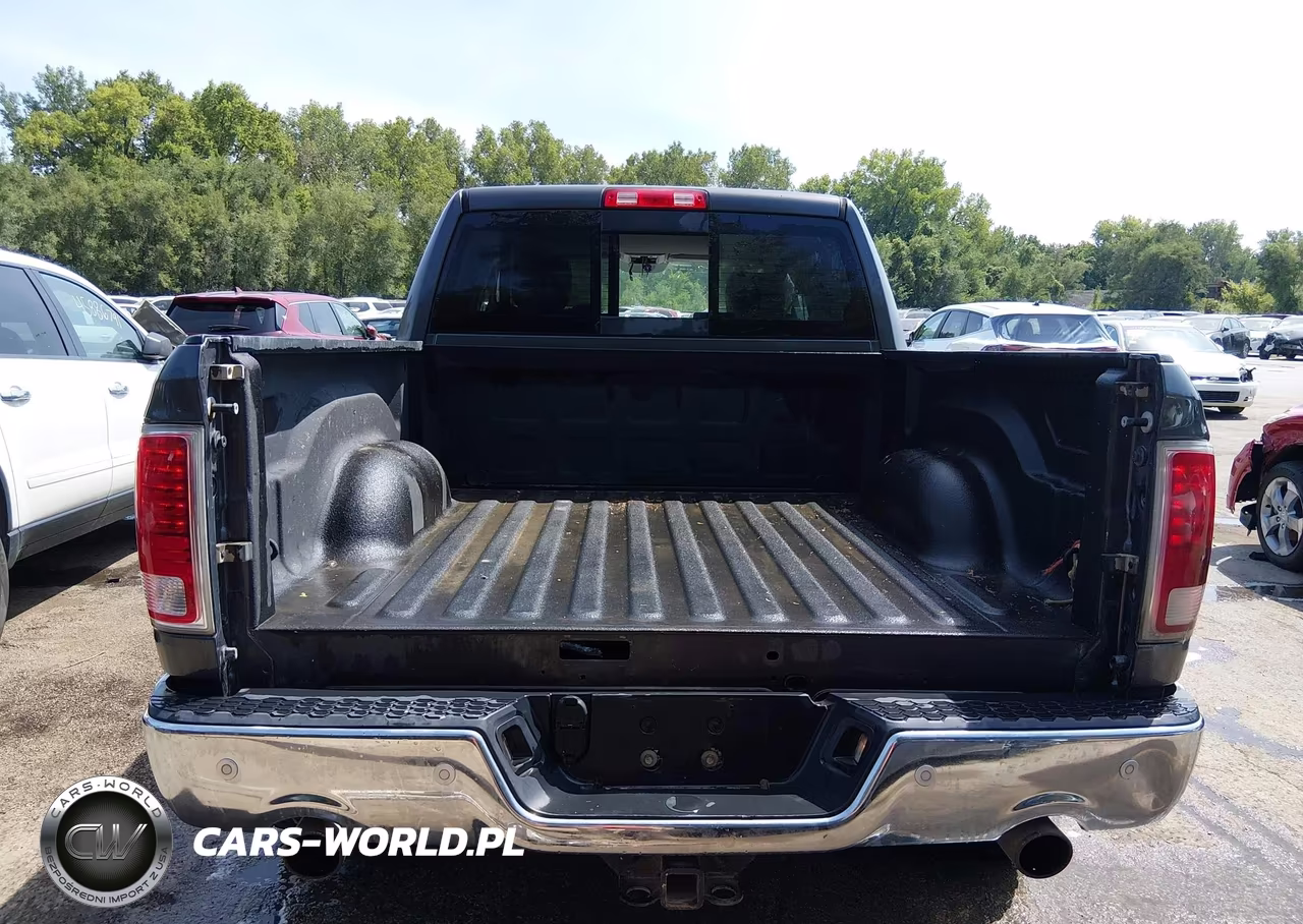 2018 Ram 1500 Laramie 4X4 5'7 Box VIN:1C6RR7NTXJS271802 - 18