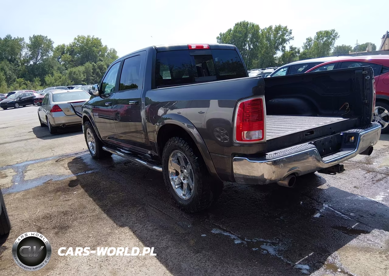 2018 Ram 1500 Laramie 4X4 5'7 Box VIN:1C6RR7NTXJS271802 - 3