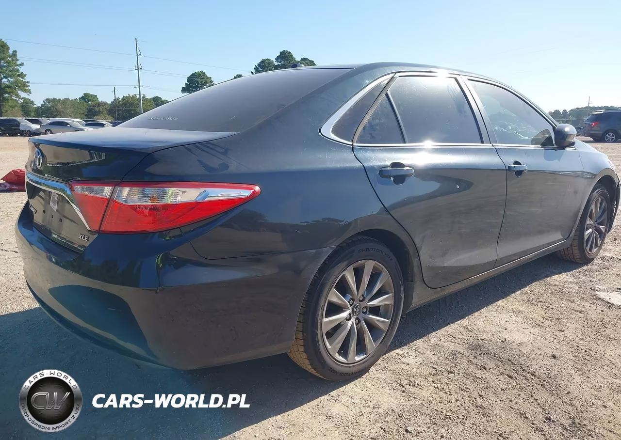 2016 Toyota Camry Xle VIN:4T4BF1FK6GR548806 - 4