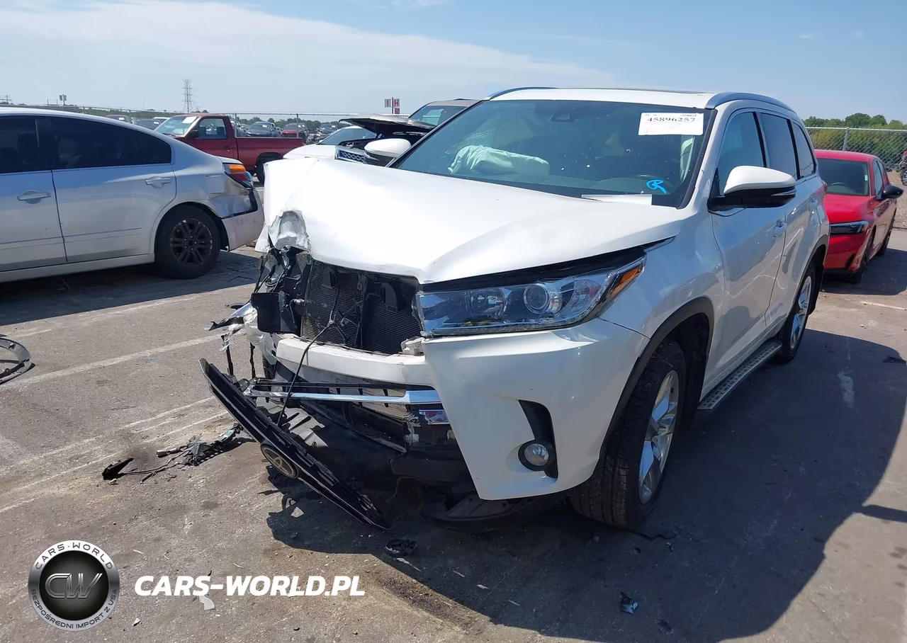 2018 Toyota Highlander Limited VIN:5TDYZRFH3JS250213 - 18