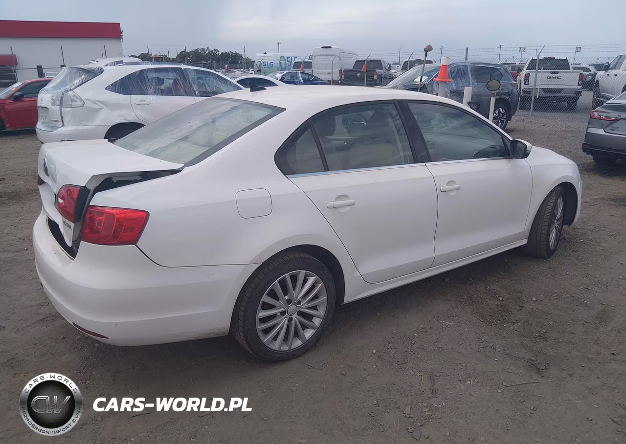 2011 Volkswagen Jetta 2.5L Sel VIN:3VWLX7AJ8BM359344 - 4