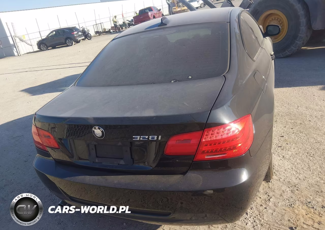 2011 BMW 328I VIN:WBAKE3C50BE558713 - 16
